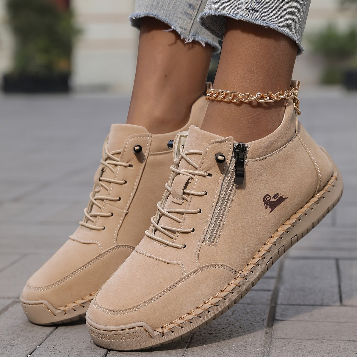 AVERY | Sneakers with non-slip sole