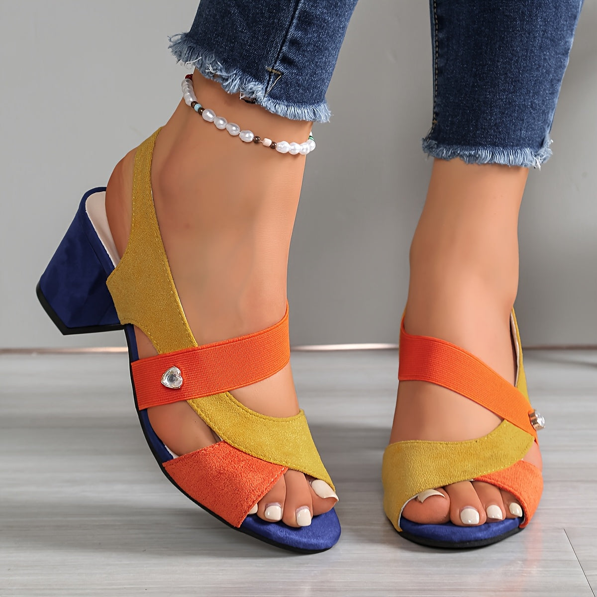 AUBREY | Block heel sandals with cross strap