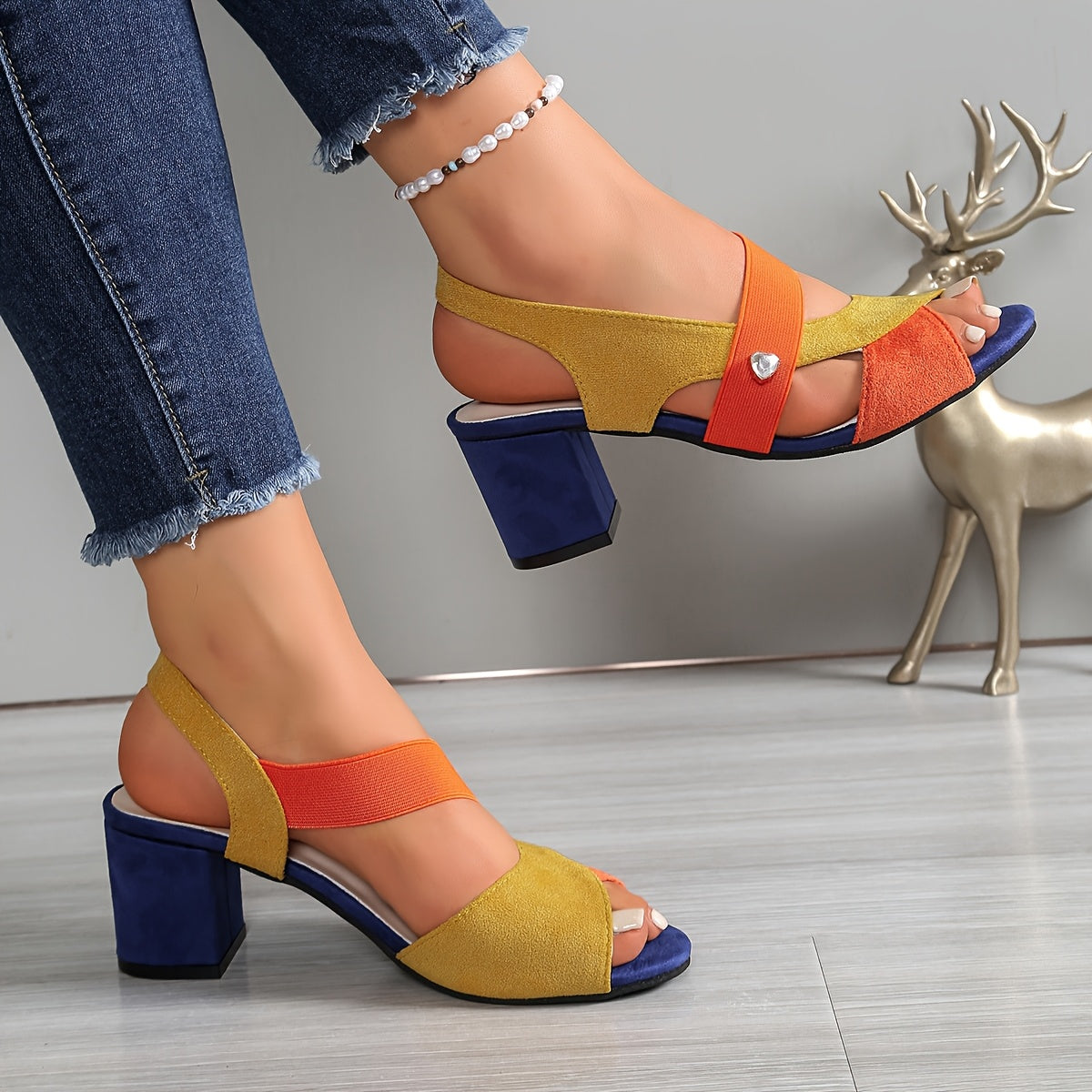AUBREY | Block heel sandals with cross strap