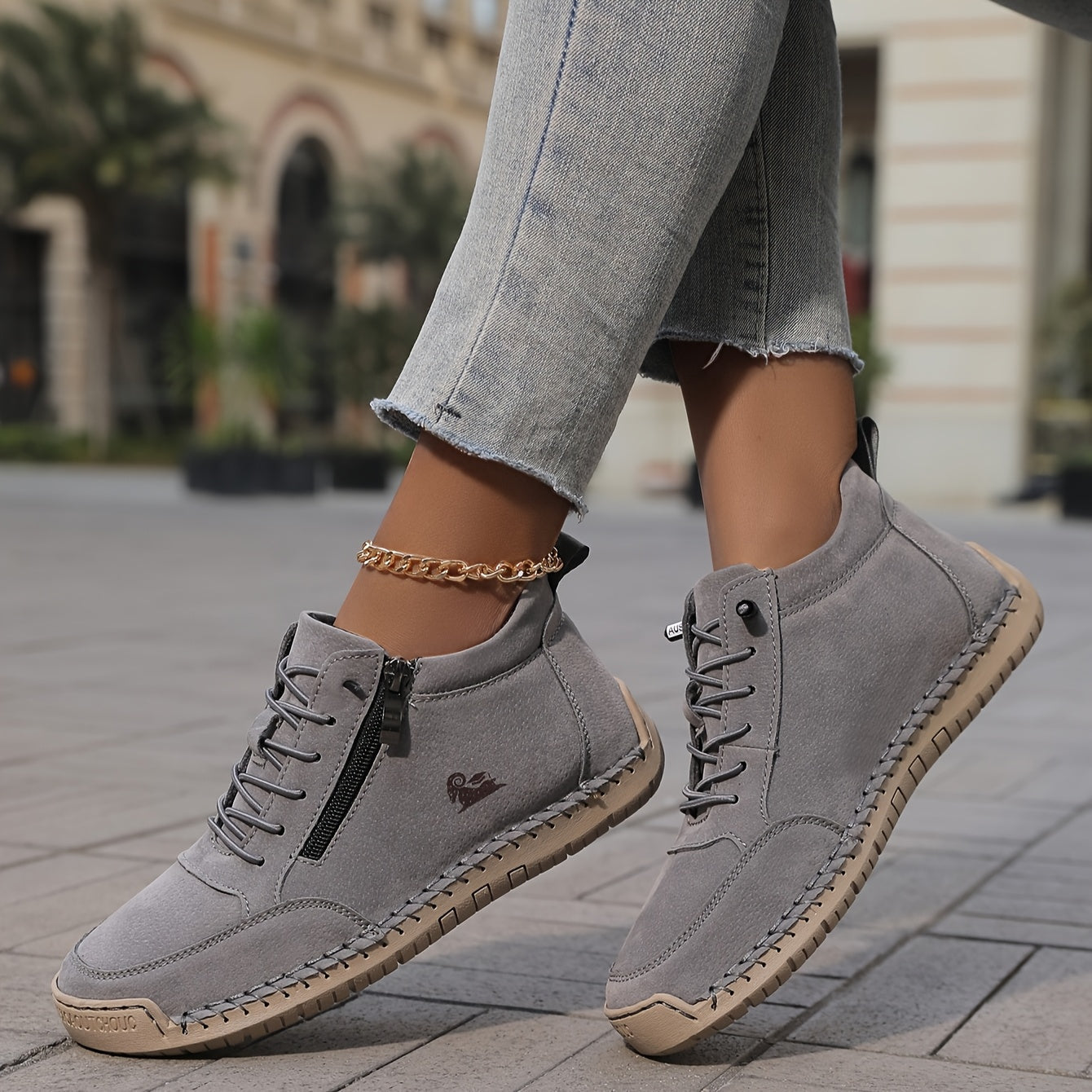 AVERY | Sneakers with non-slip sole