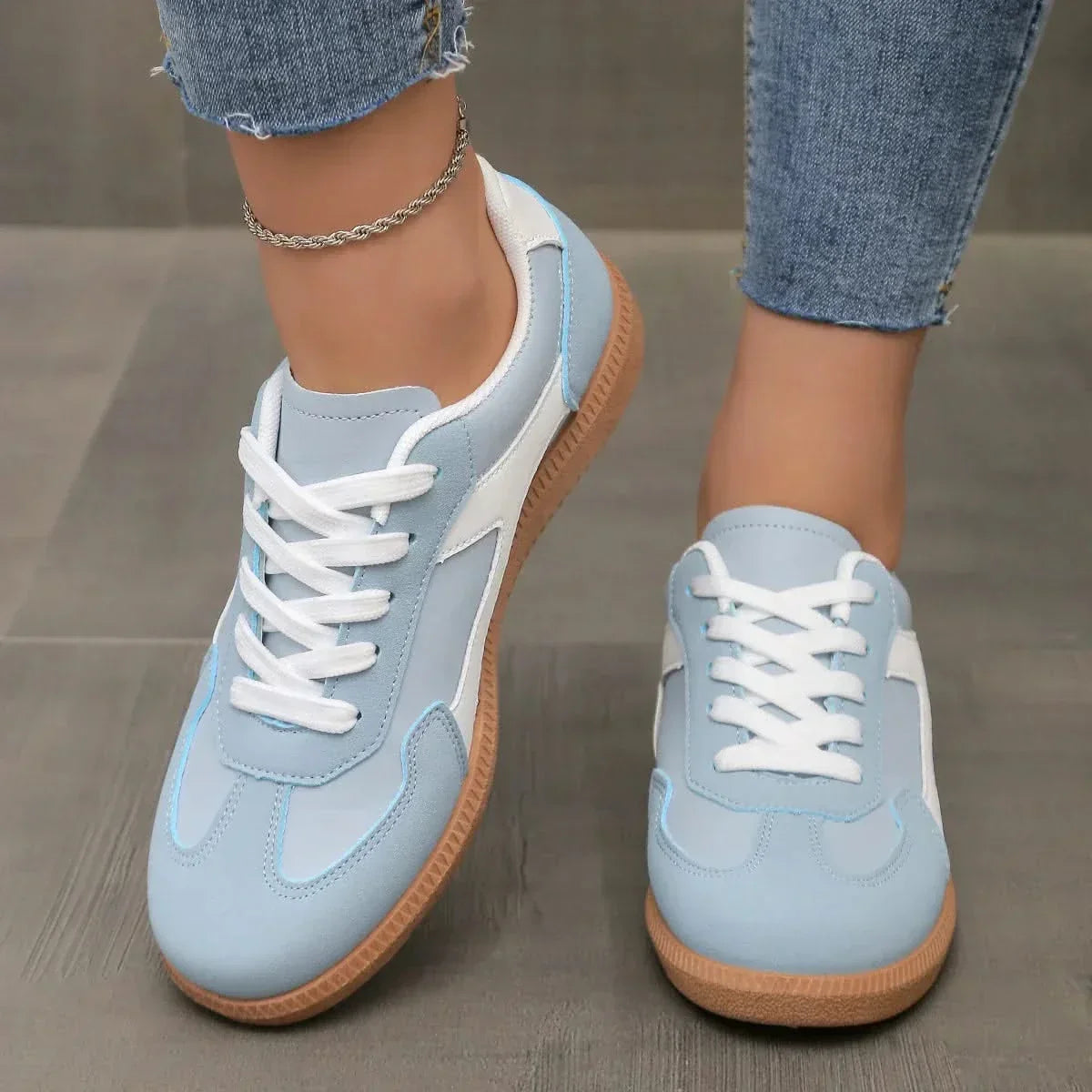 CELESSE | Low-profile sneaker with gum sole
