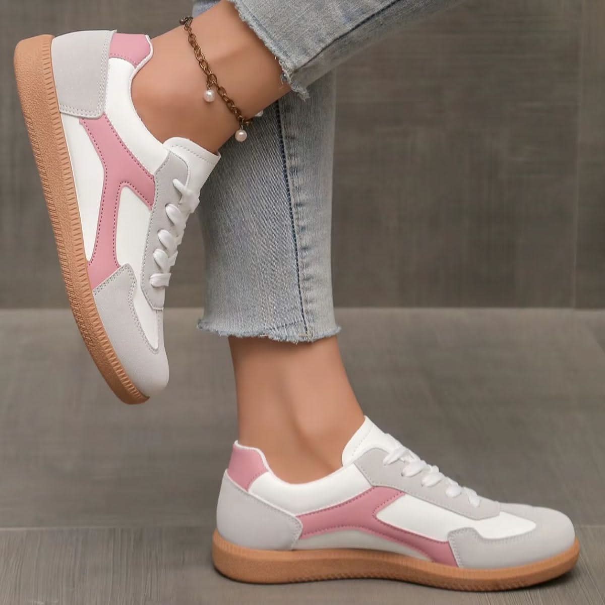 CELESSE | Low-profile sneaker with gum sole