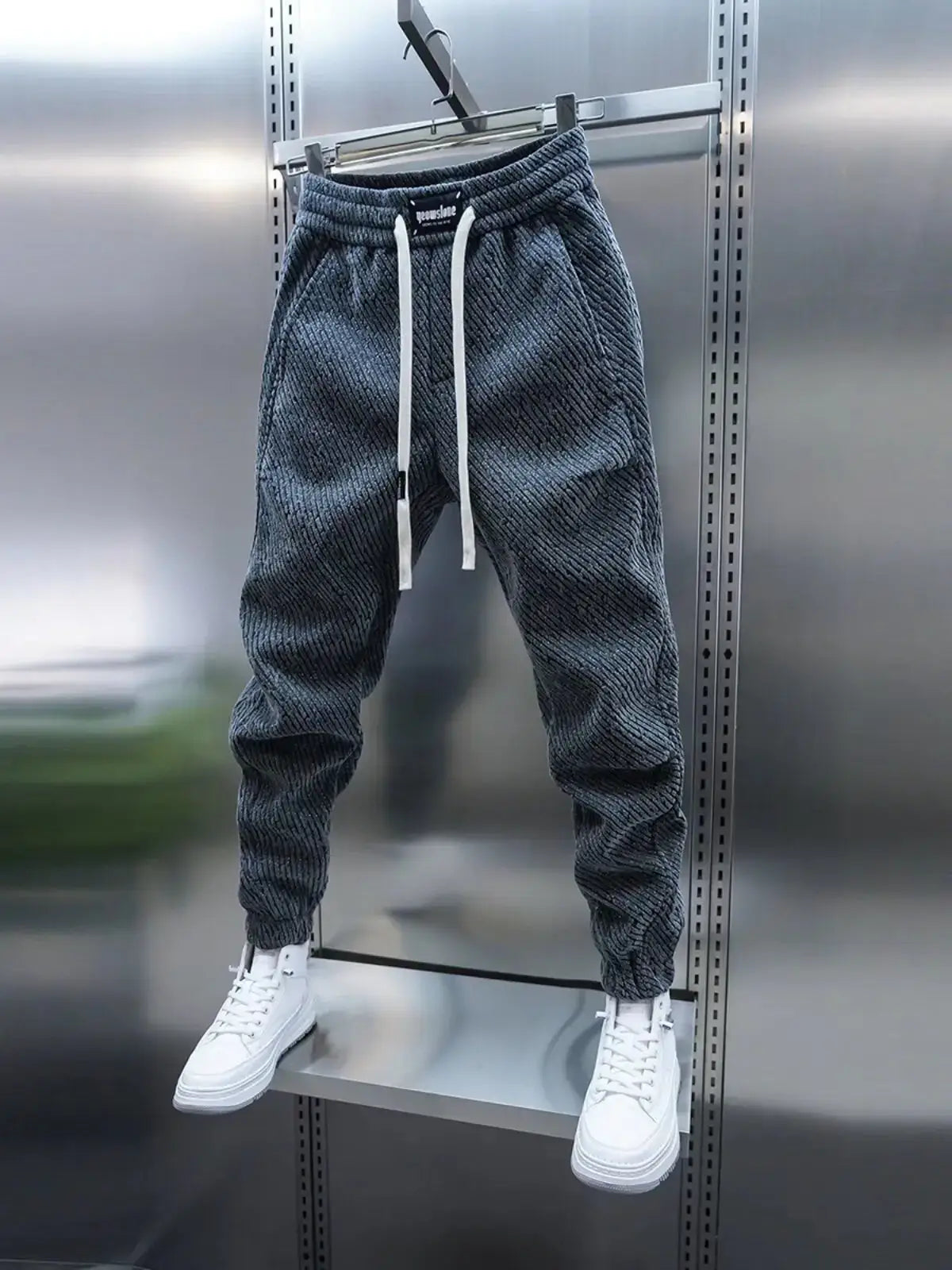 JAMES | Jogger pants with tapered leg