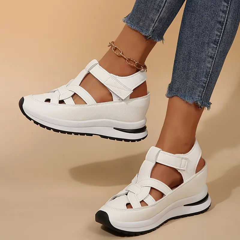 ZOE | Sandal with adjustable straps