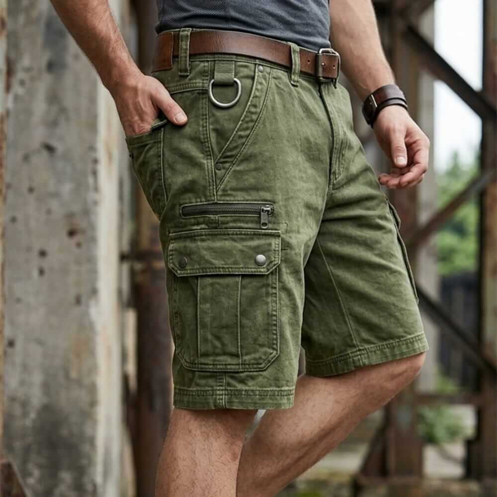 ZOE | Cargo shorts with multiple pockets