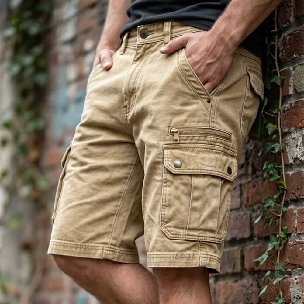 ZOE | Cargo shorts with multiple pockets