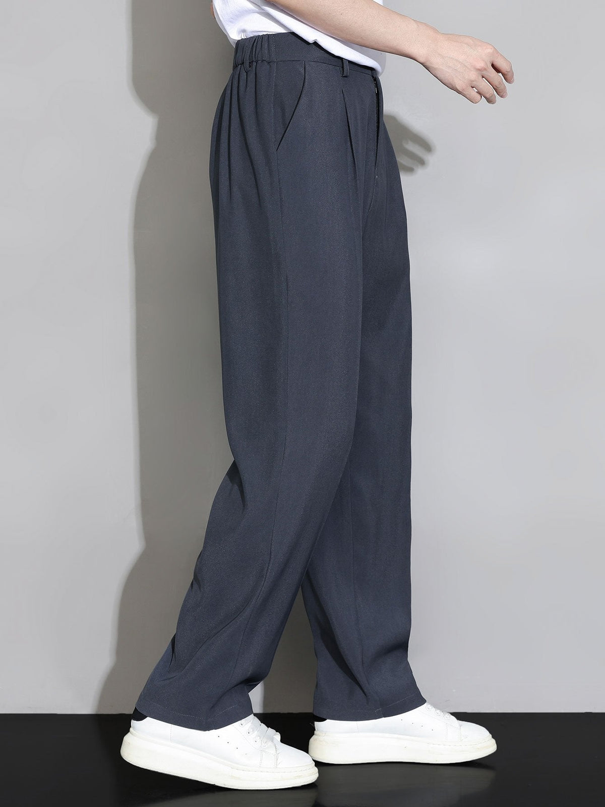 CHLOE | Straight-leg pants with elastic waistband