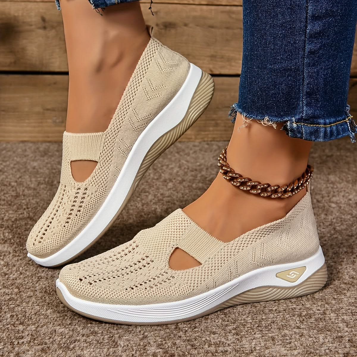 ELARA | Sneaker with wide toe box