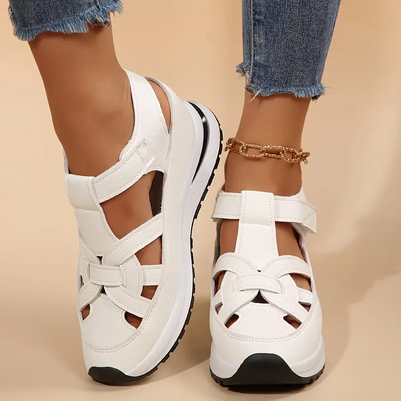ZOE | Sandal with adjustable straps