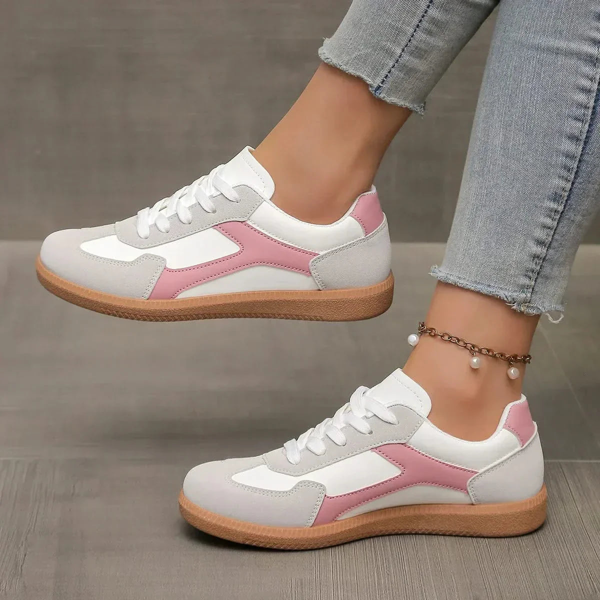 CELESSE | Low-profile sneaker with gum sole
