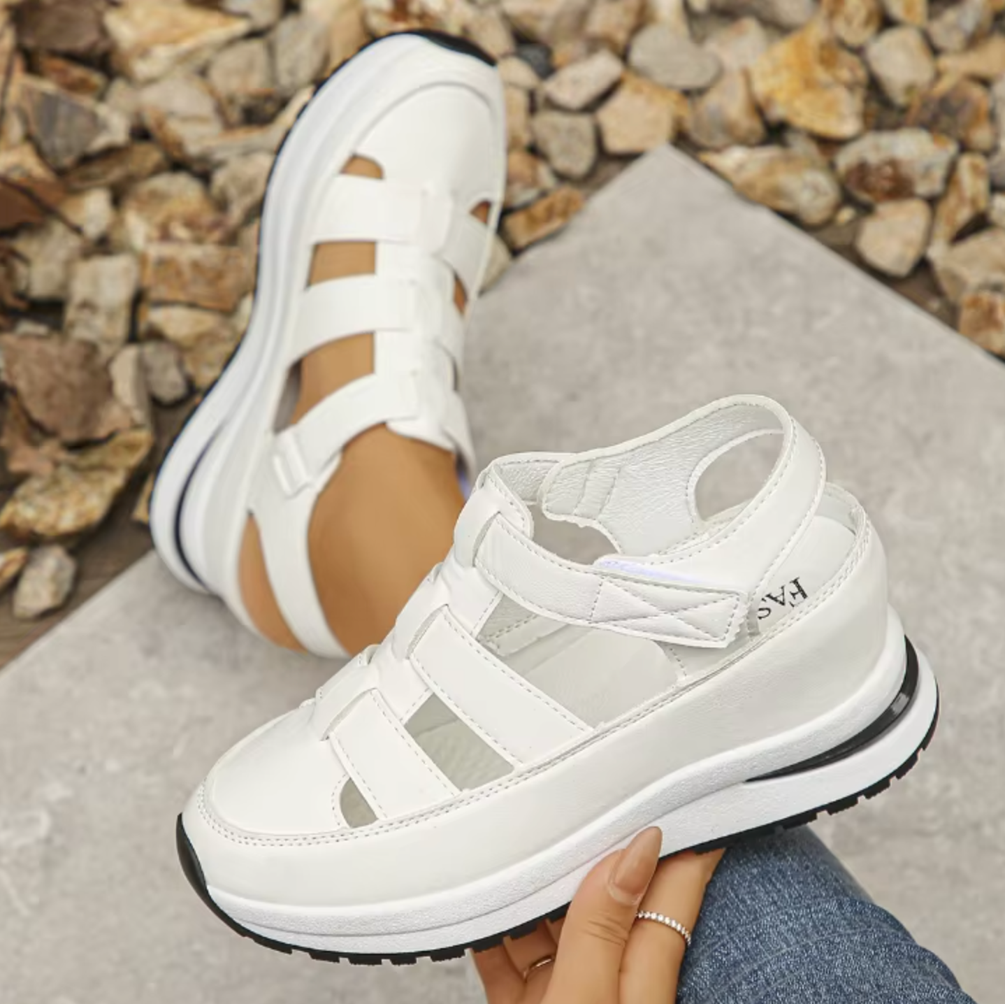 ZOE | Sandal with adjustable straps