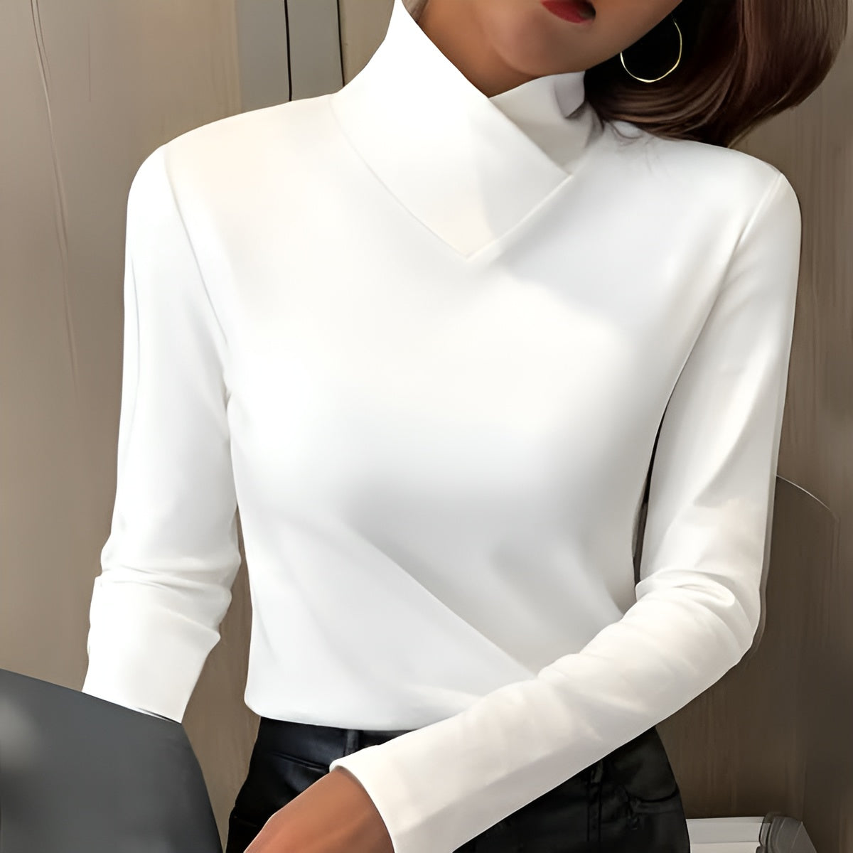 NORA | High-neck sweater with fitted silhouette