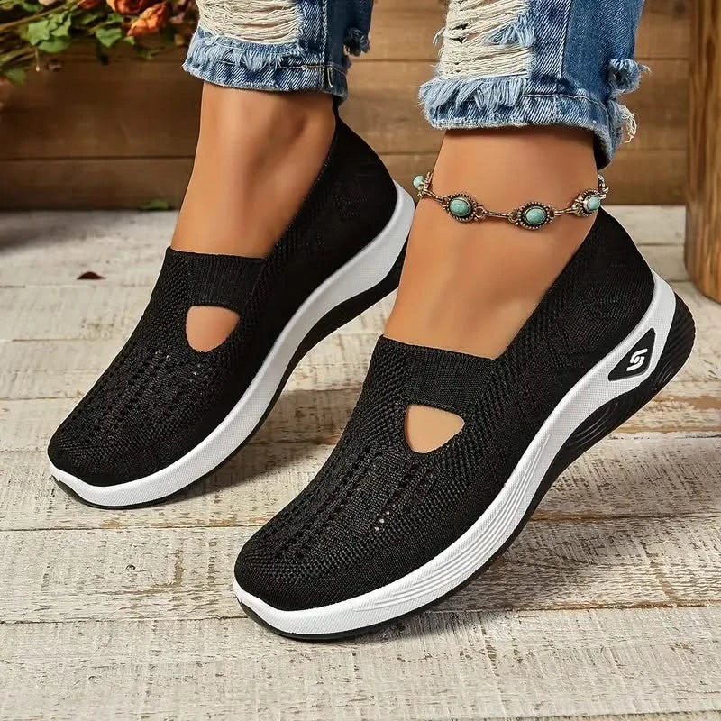 ELARA | Sneaker with wide toe box