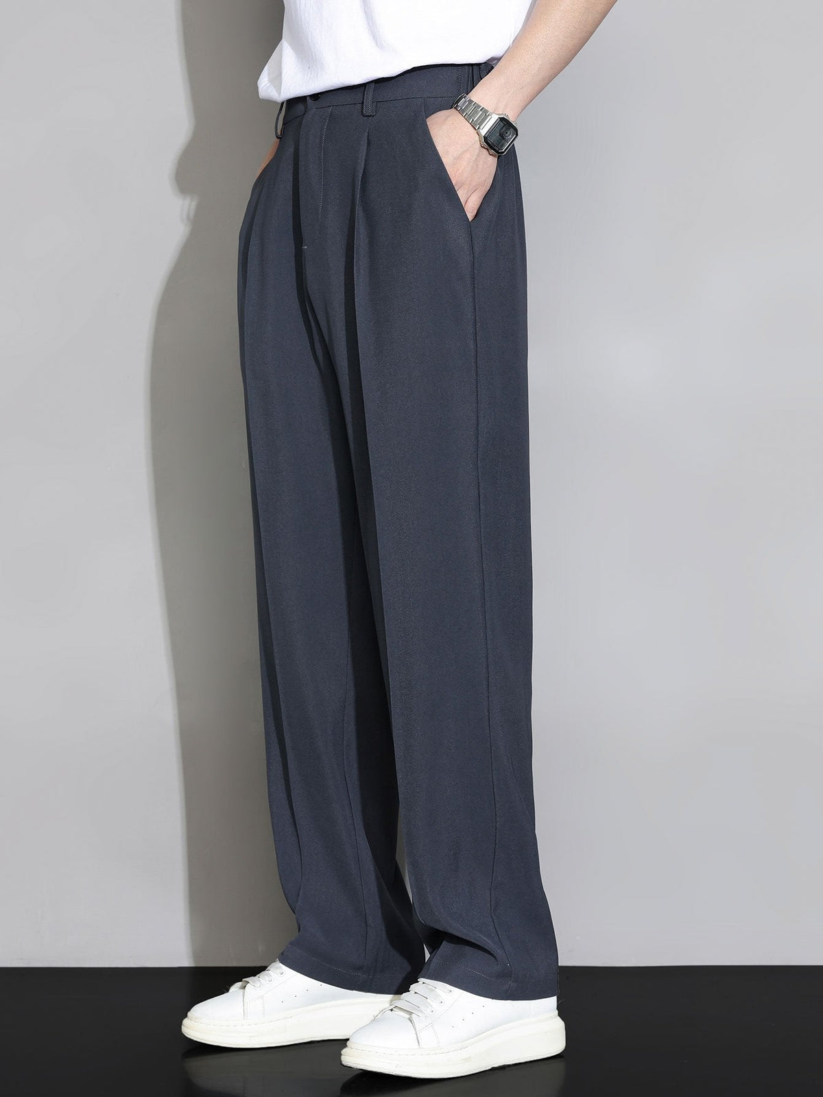 CHLOE | Straight-leg pants with elastic waistband